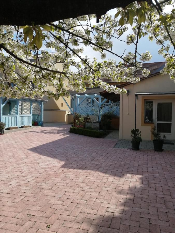 Anna Vendeghaz Apartment Keszthely Luaran gambar