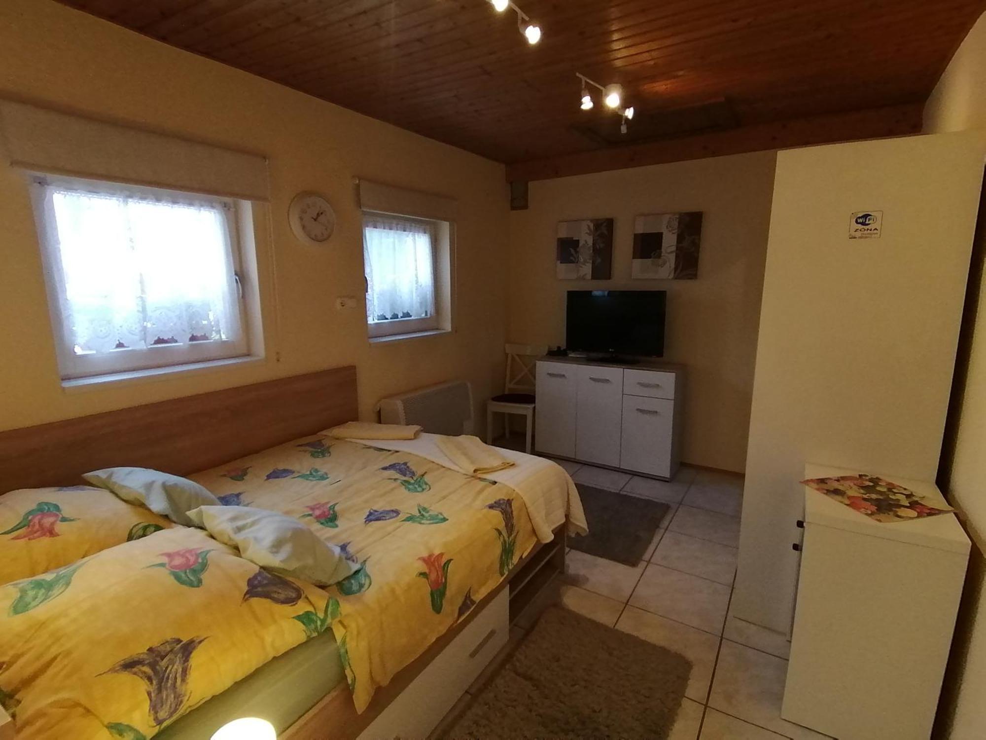 Anna Vendeghaz Apartment Keszthely Luaran gambar